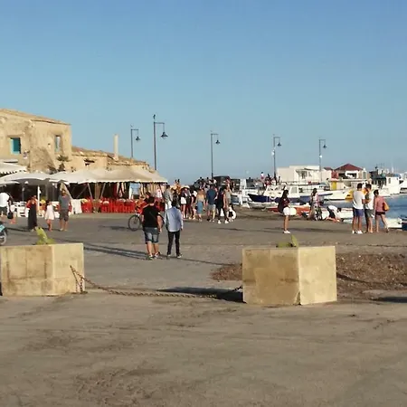 A Due Passi Dal Mare *