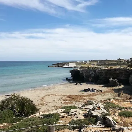 A Due Passi Dal Mare 펜션 노토