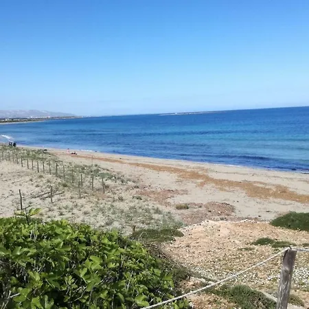 A Due Passi Dal Mare 노토