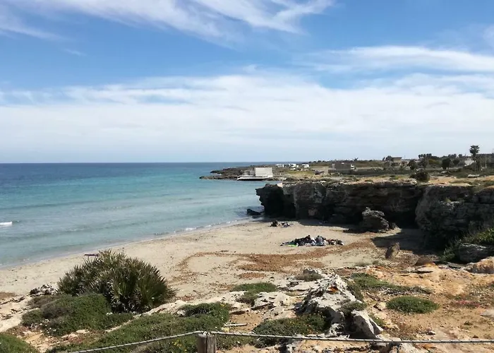 A Due Passi Dal Mare 度假居 诺托